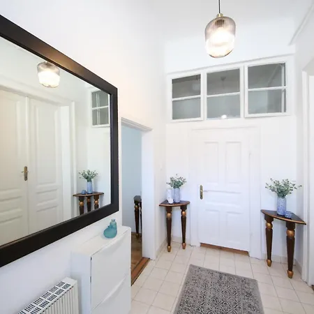 Warady Apartment