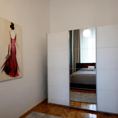 Warady Apartment *