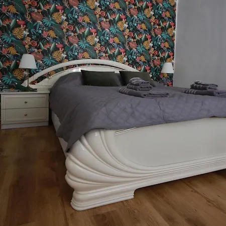Warady Apartment *